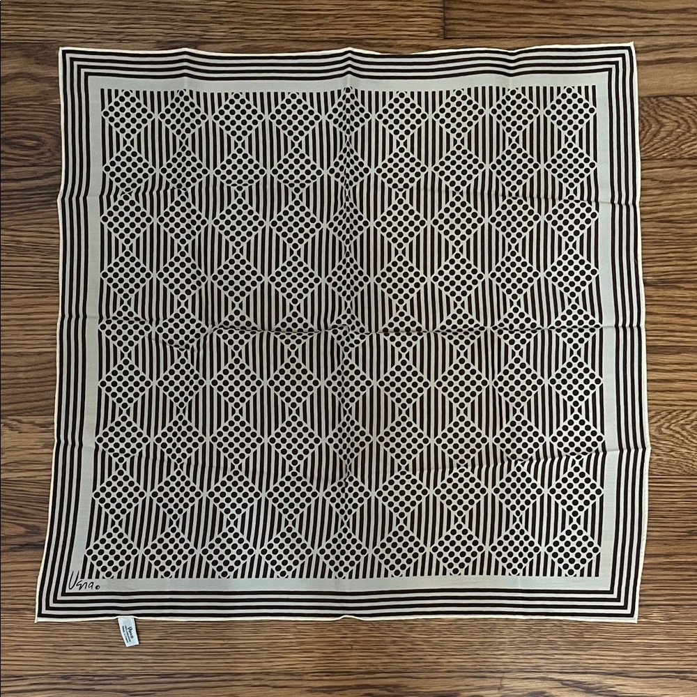Vera Brown and Cream Geometric Scarf